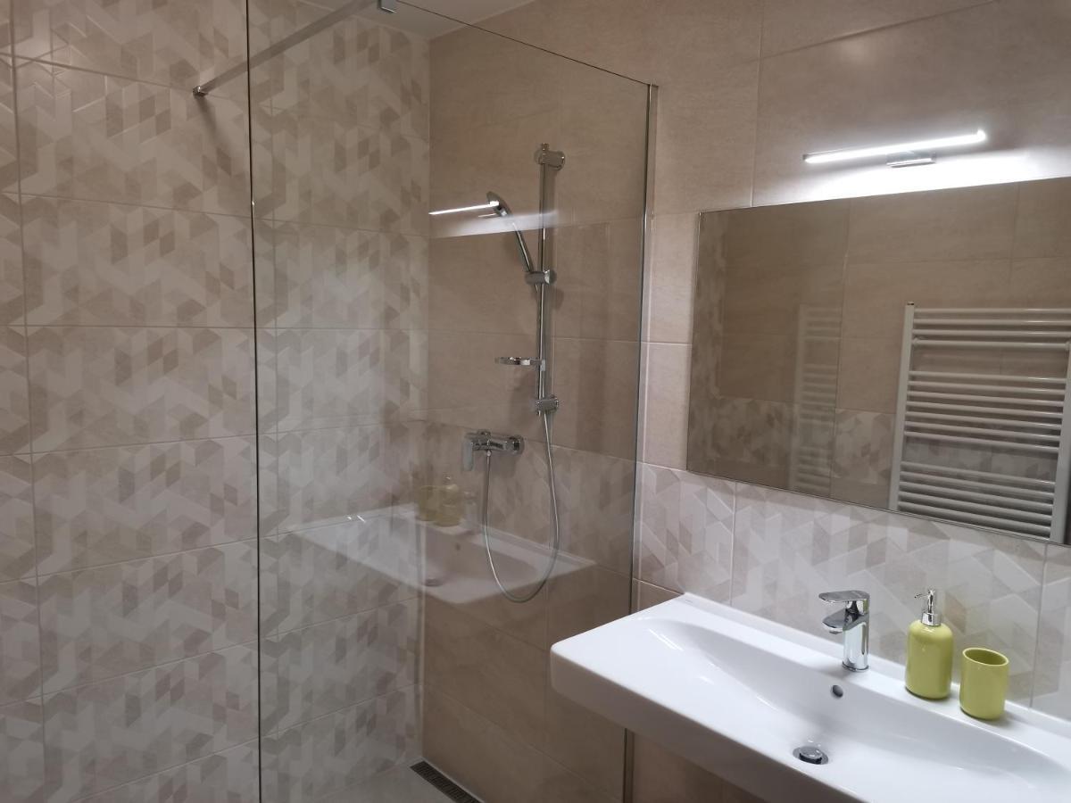 A1 Start Hotell Vysoké Tatry Exteriör bild